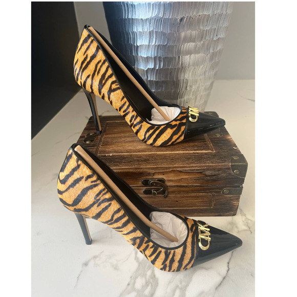 Michael Michael Kors Parker Tiger Print Pumps - Picture 6 of 9
